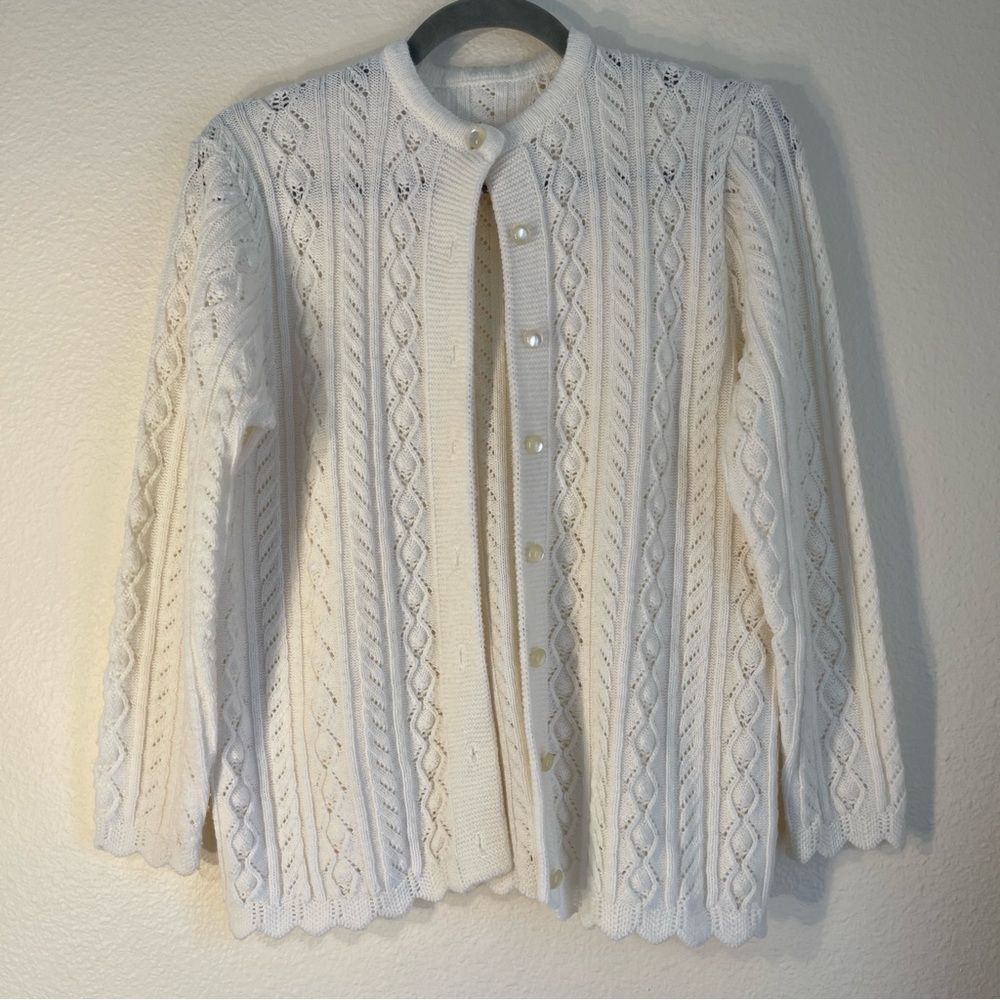 Vintage Hand Crafted Cable knit cream cardigan sweater lucite moon glow buttons